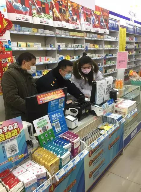 穩(wěn)價(jià)格 保供給——我省144戶經(jīng)營者簽訂承諾倡議書助力新鮮水果零售